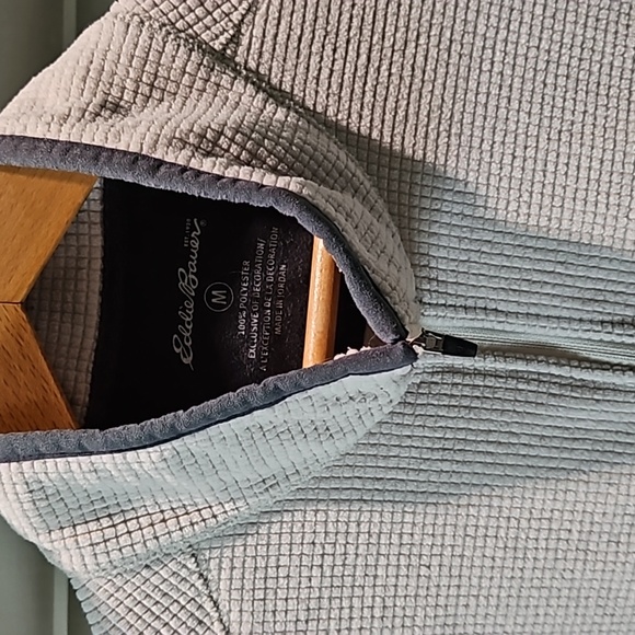 Eddie Bauer Cream Waffle Pattern pullover Size M - Picture 2 of 8